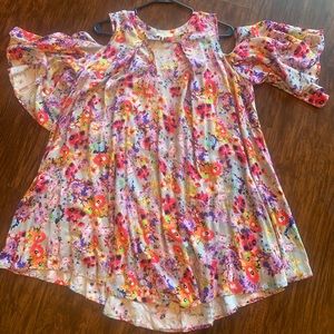 EUC Umgee cold shoulder tunic sz small